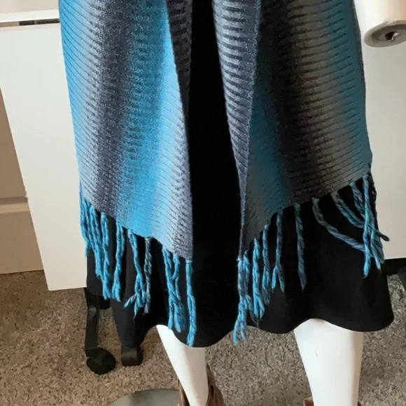 Baciano Brand Blue Gradient Sleeveless Cardigan with Fringe - Picture 3 of 7